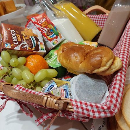 La P'Tite Maison 샤를루아 외부 사진