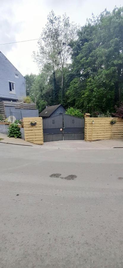 La P'Tite Maison 샤를루아 외부 사진